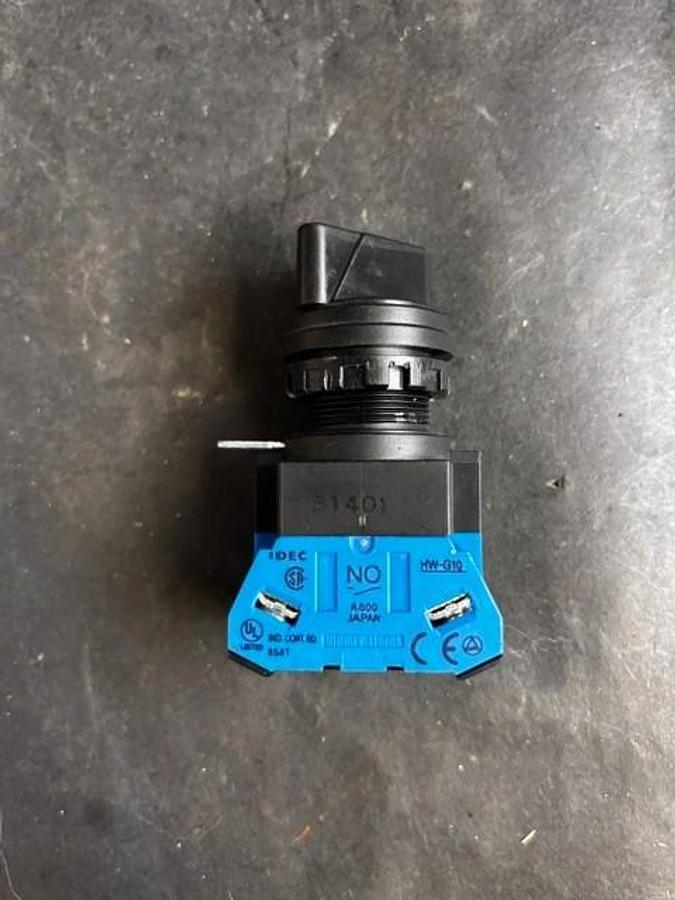Used IDEC HW-G10 SELECTOR SWITCH ($10 OBO)