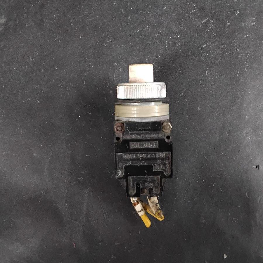 Used GENERAL ELECTRIC CR104 PUSHBUTTON SWITCH ($13 OBO)