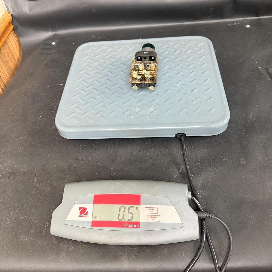 Used ALLEN BRADLEY 800T-NX458 GREEN PUSH BUTTON ($25 OBO)