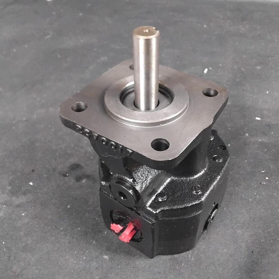 Used HALDEX BARNES G1204C3A300N00 HYDRAULIC PUMP ($200 OBO)
