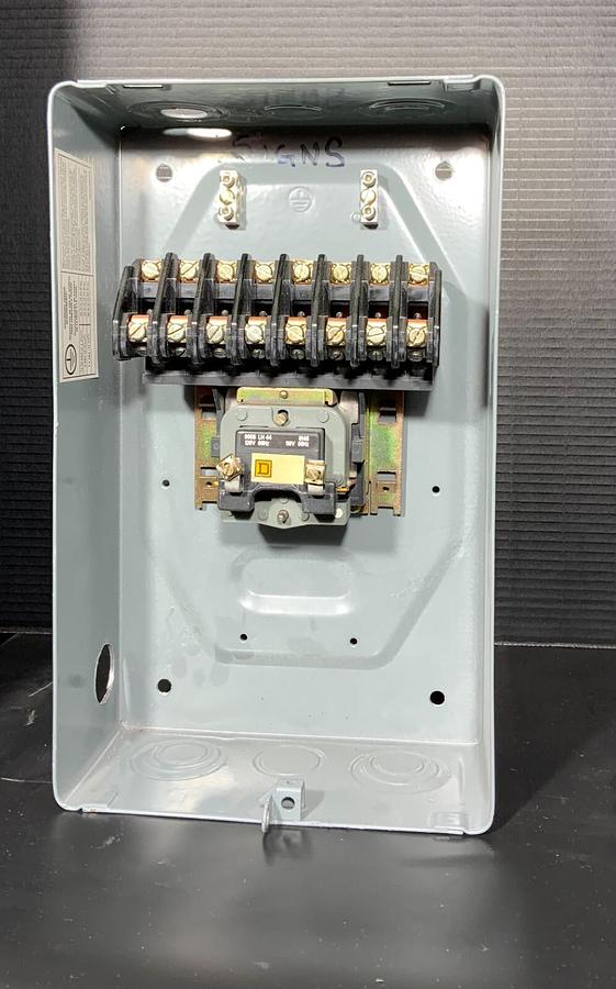 Used SCHNEIDER 8903LXG40 ($225 OBO)