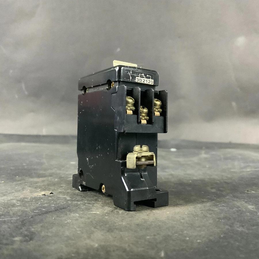 Used FUJI ELECTRIC CP31 5A CIRCUIT BREAKER ($8 OBO)