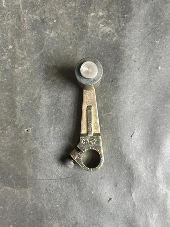 Used SQUARE D 9001CA-2 STEEL ROLLER LEVER ARM