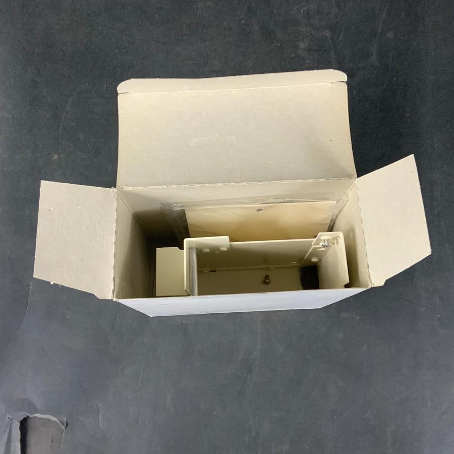 WIREMOLD V4011 FLAT ELBOW ($40 OBO)