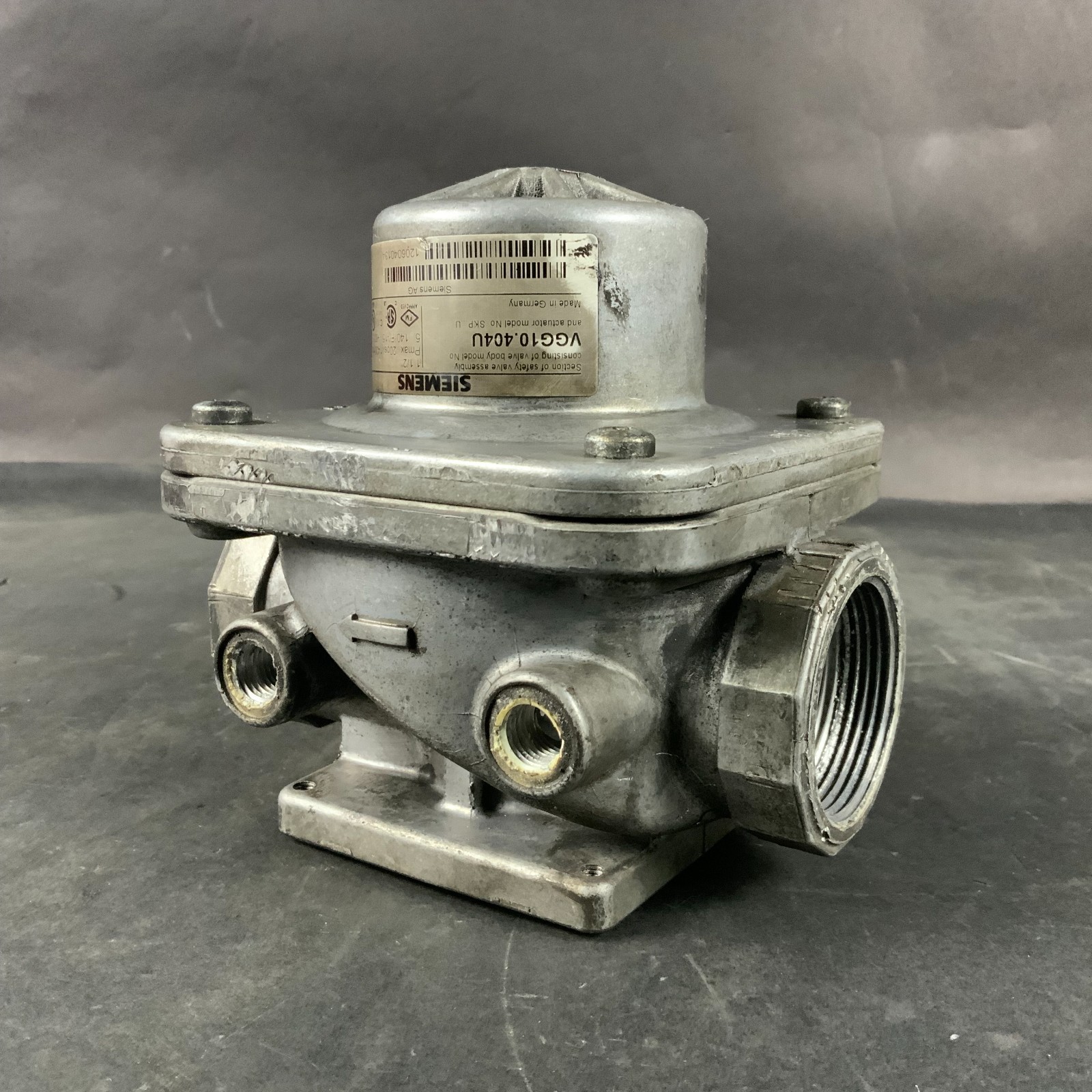 Used SIEMENS VGG10.404U GAS VALVE ($300 OBO)