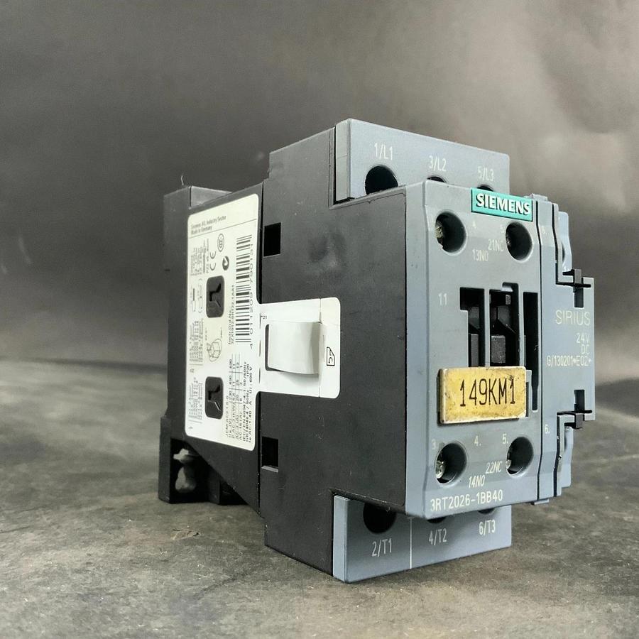Used SIEMENS 3RT2026-1BB40 SIRIUS CONTACTOR ($20 OBO)