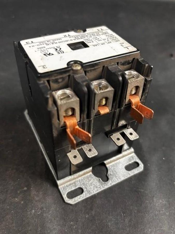 Used TOTALINE 3100-30Q952SB CONTACTOR