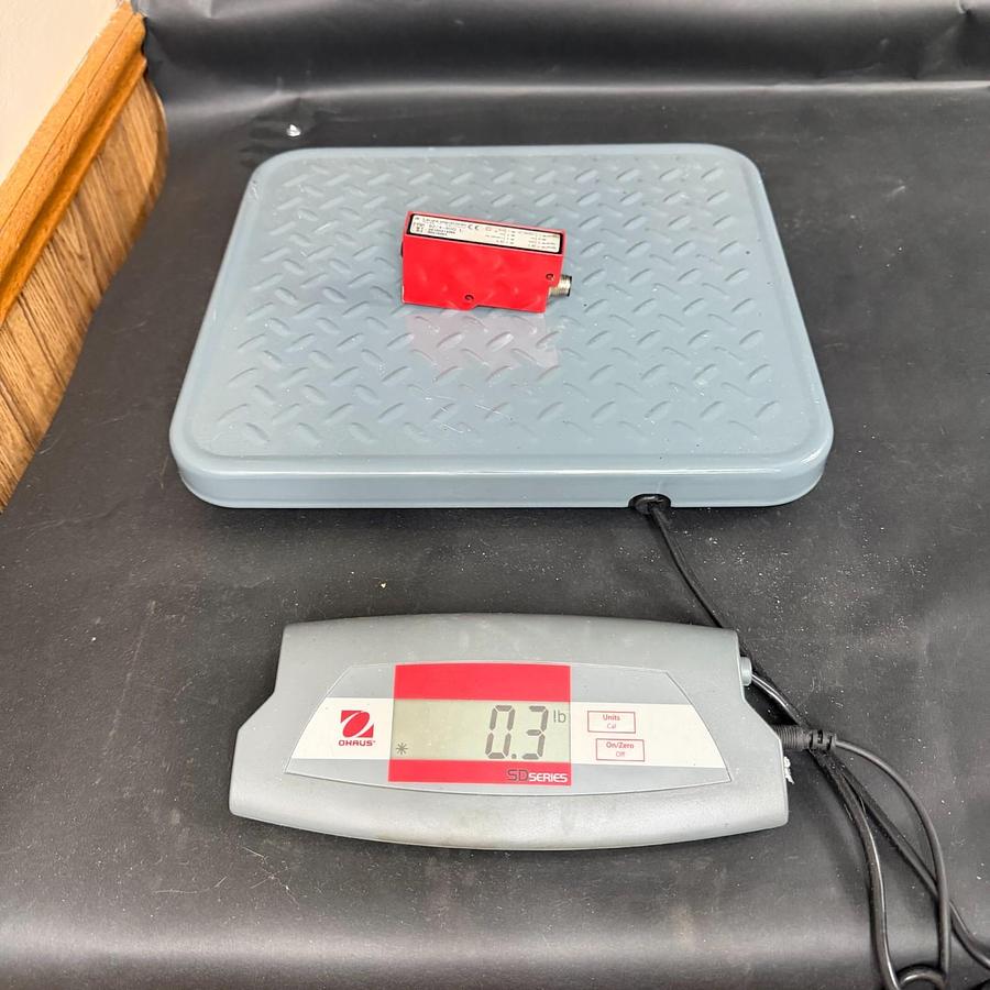 Used LEUZE ELECTRONIC FRK 92/4-300L DIFFUSE SENSOR ($40 OBO)