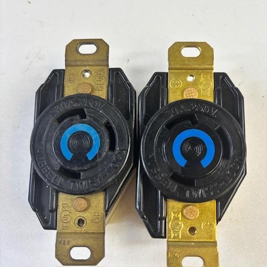 Used HUBBELL HBL2620A 30A RECEPTACLE PLUGS SET OF 2