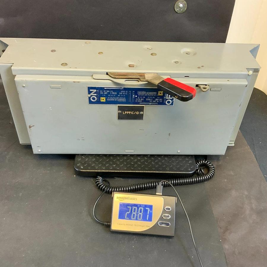 Used SQUARE D QMB-324 FUSIBLE PANELBOARD ($75 OBO)