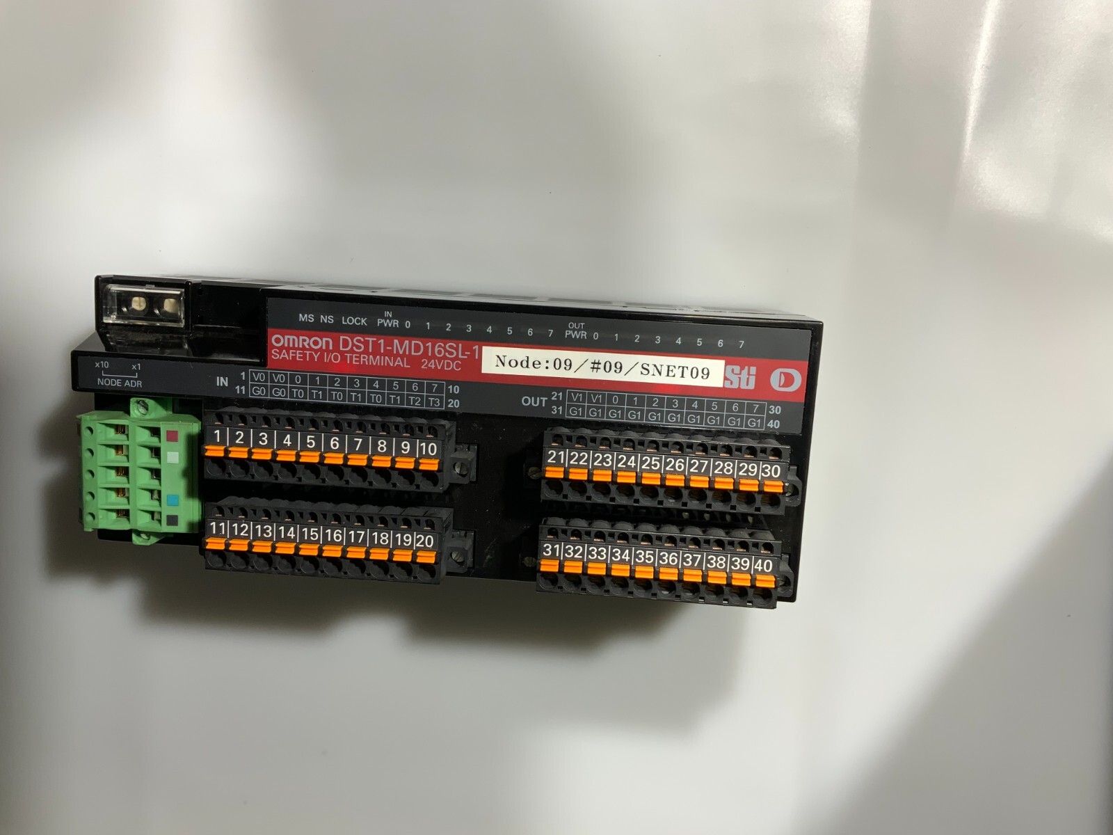 Used OMRON DST1-MD16SL-1 SAFETY (Lot of 186!!!) ($75 OBO)