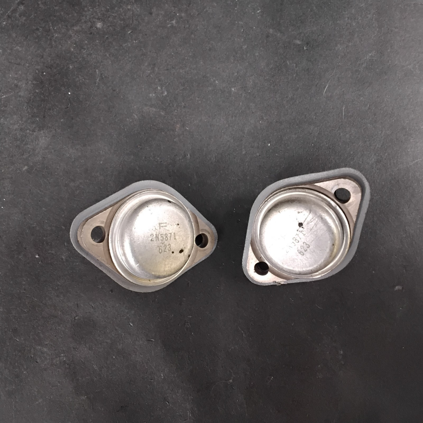Used 2N5871 JUNCTION TRANSISTORS - GROUP OF 2 ($9 OBO)