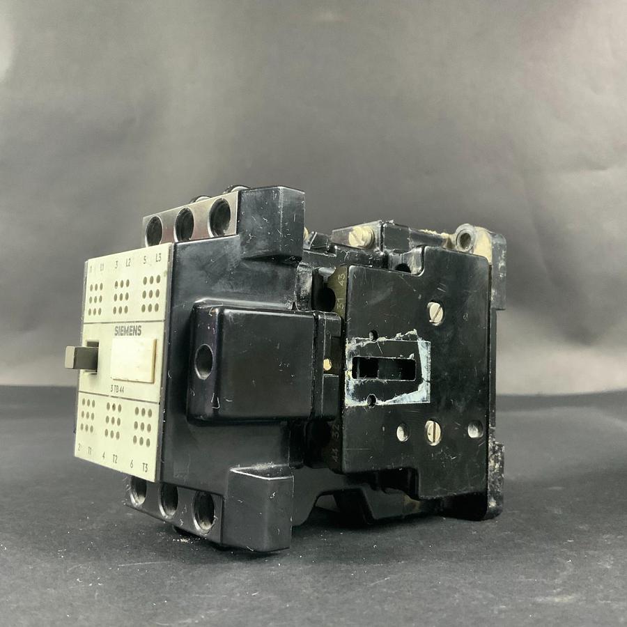 Used SIEMENS 3TB44 17-0A CONTACTOR ($45 OBO)