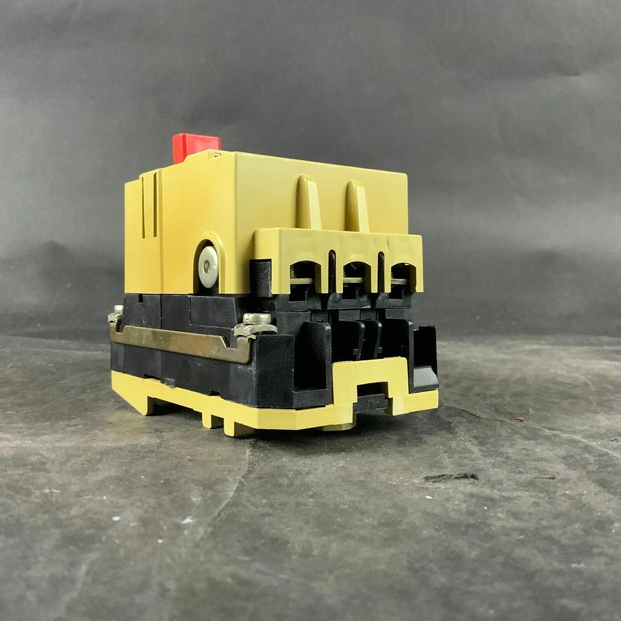 Used KLOCKNER MOELLER PKZM0-1.6-NA CIRCUIT BREAKER ($50 OBO)