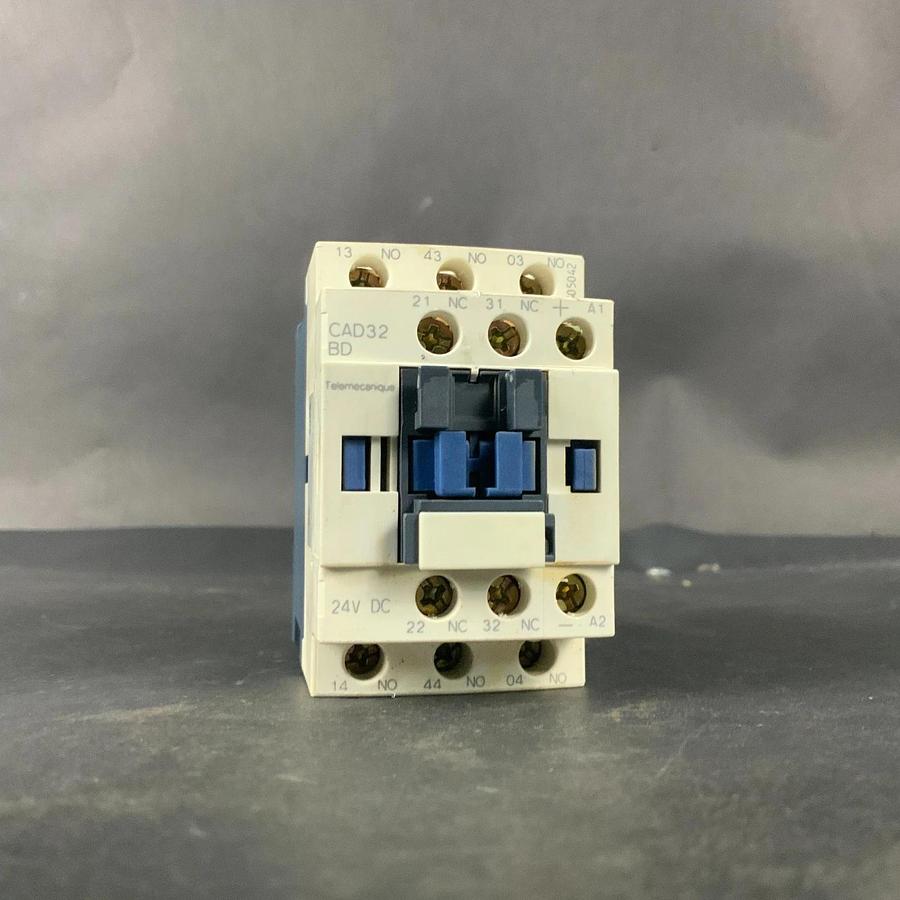 Used SCHNEIDER ELECTRIC CA32BD CONTROL RELAY ($15 OBO)
