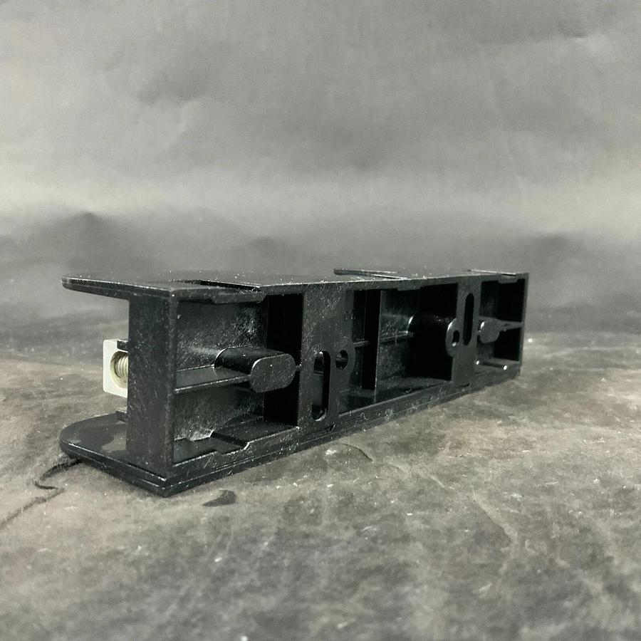 FERRAZ SHAWMUT 60301 FUSE BLOCK ($10 OBO)