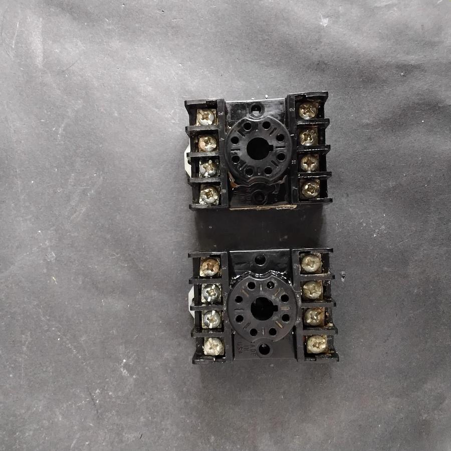 Used CUSTOM CONNECTOR OT08-PC RELAY SOCKET- GROUP OF 2 ($8 OBO)