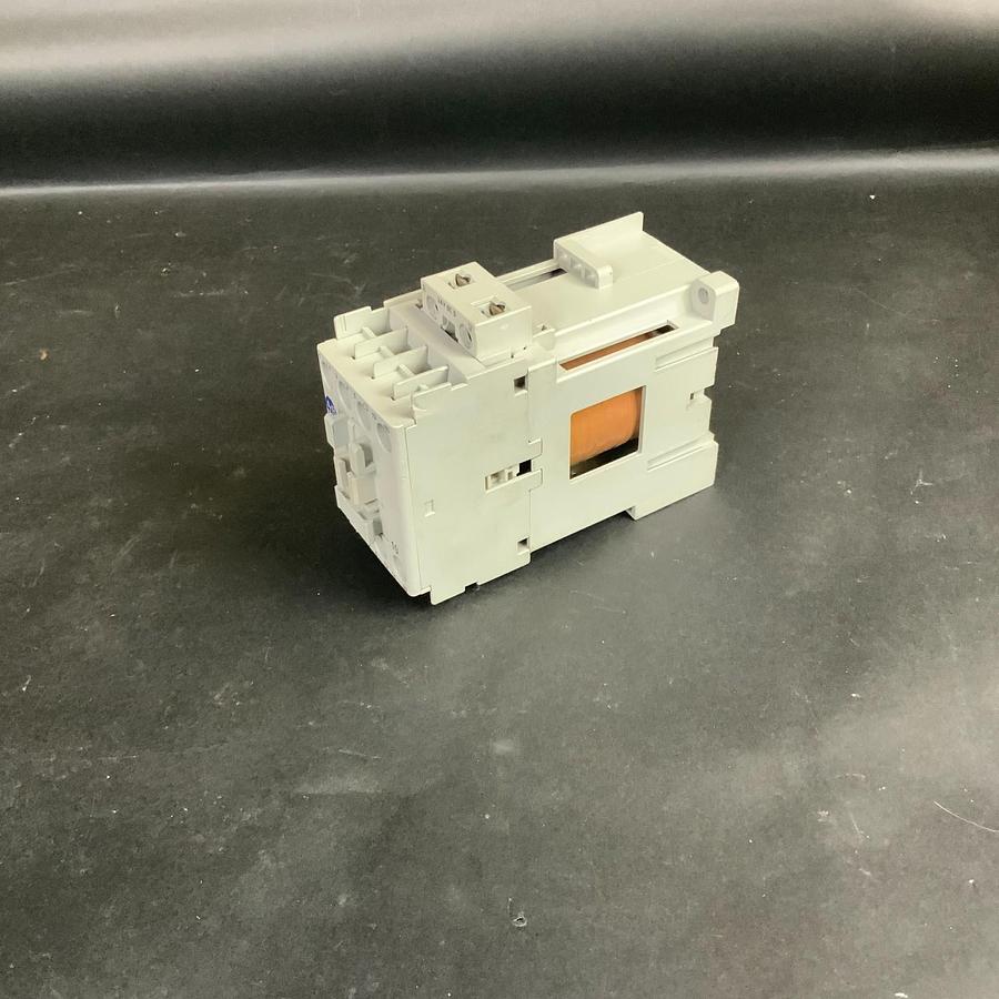 Used ALLEN BRADLEY 100-C09D*10 SER.A CONTACTOR ($10 OBO)