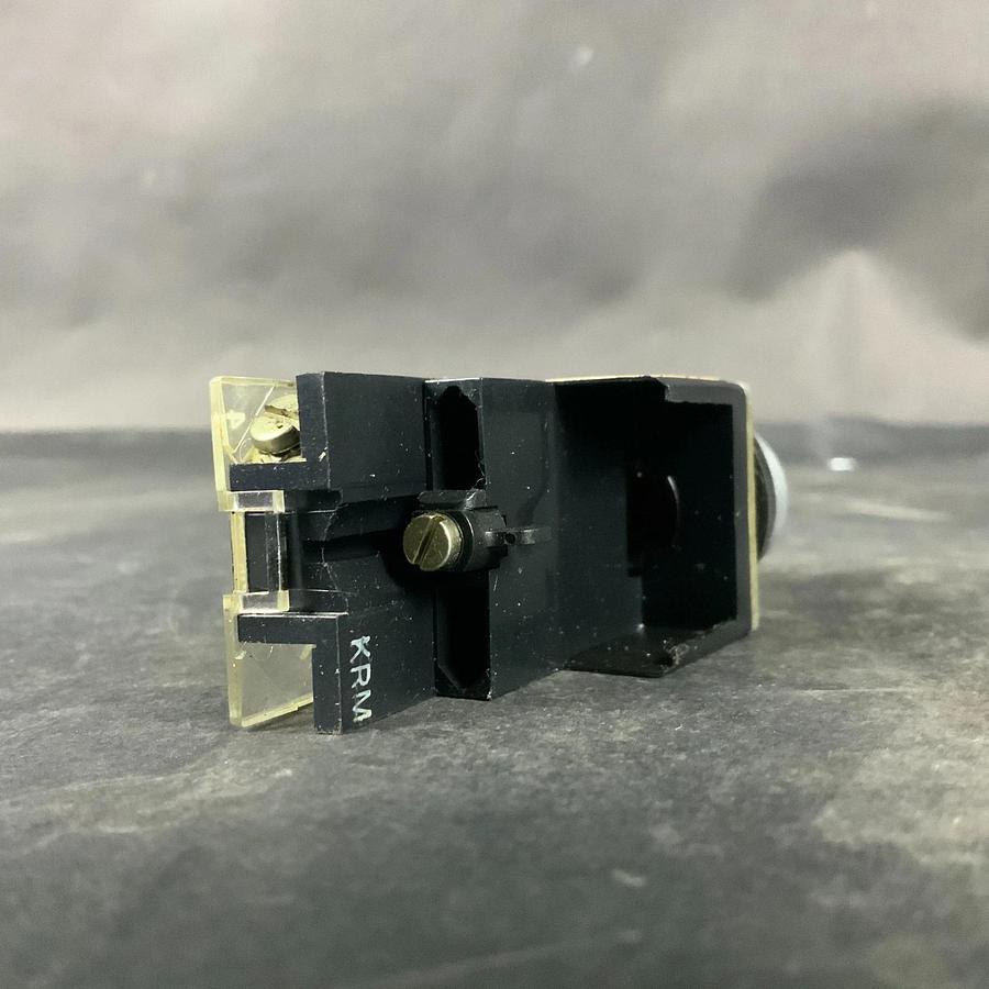 Used ALLEN BRADLEY 800MR-A3 SERIES A ORANGE PUSH BUTTON ($15 OBO)