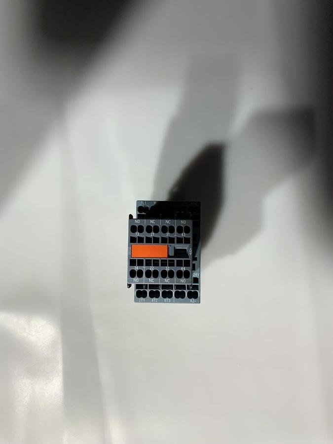 Used SIEMENS 3RT2016-2BB44-3MA0 ($18.99 OBO)