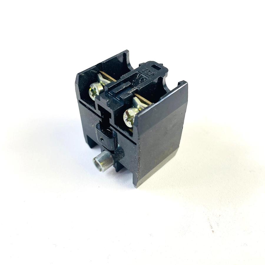 Used CUTLER HAMMER E22C9 SER A3 CONTACT BLOCK SELLER REFURBISHED EXCELLENT