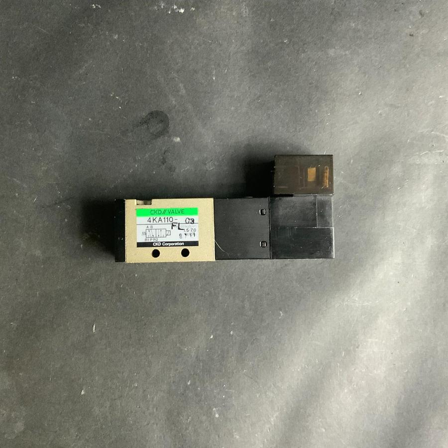 Used CKD 4KA110-C3 PNEUMATIC VALVE ($40 OBO)