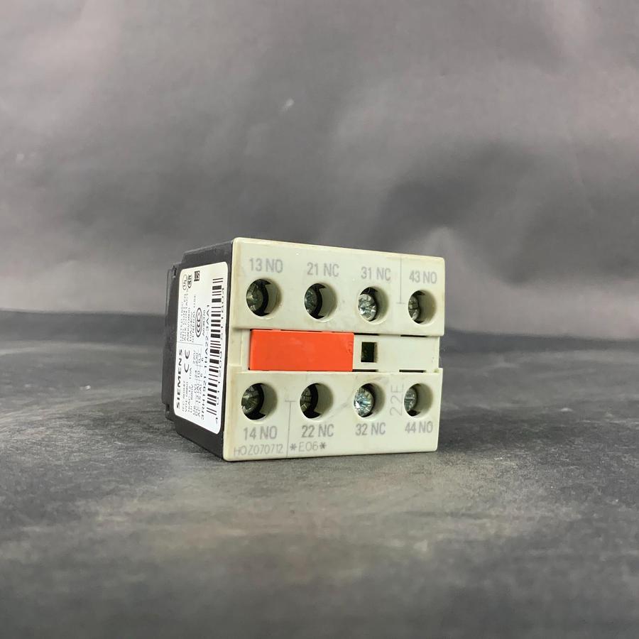 Used SIEMENS 3RH1921-1HA22-3AA1 CONTACTOR ($35 OBO)