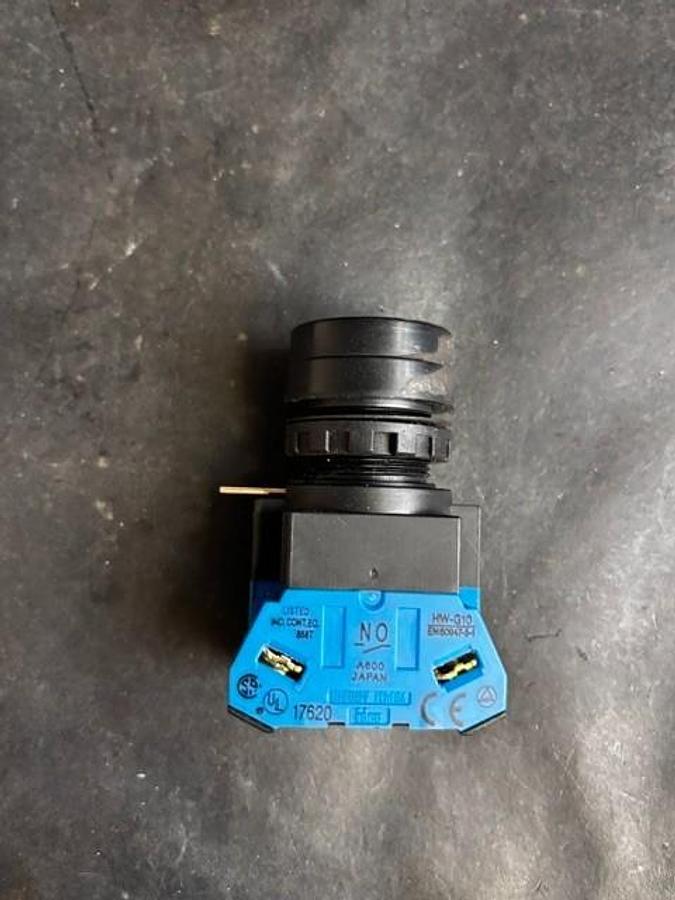 Used IDEC HW-G10 PUSHBUTTON SWITCH ($10 OBO)