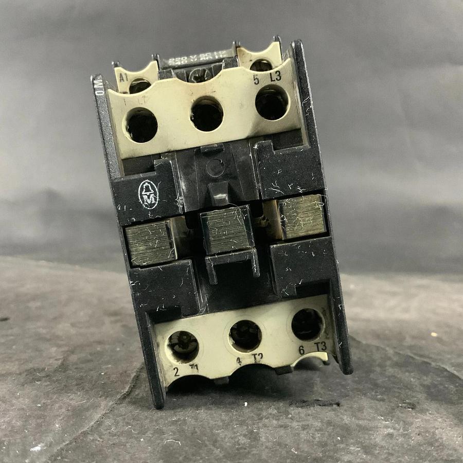 Used KLOCKNER MOELLER DIL0M CONTACTOR ($45 OBO)