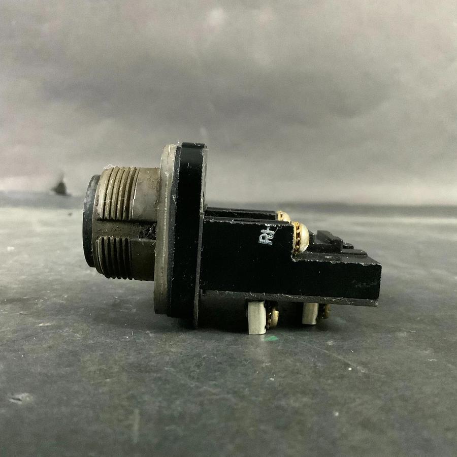 Used ALLEN BRADLEY BUL.800T BLACK PUSHBUTTON ($25 OBO)