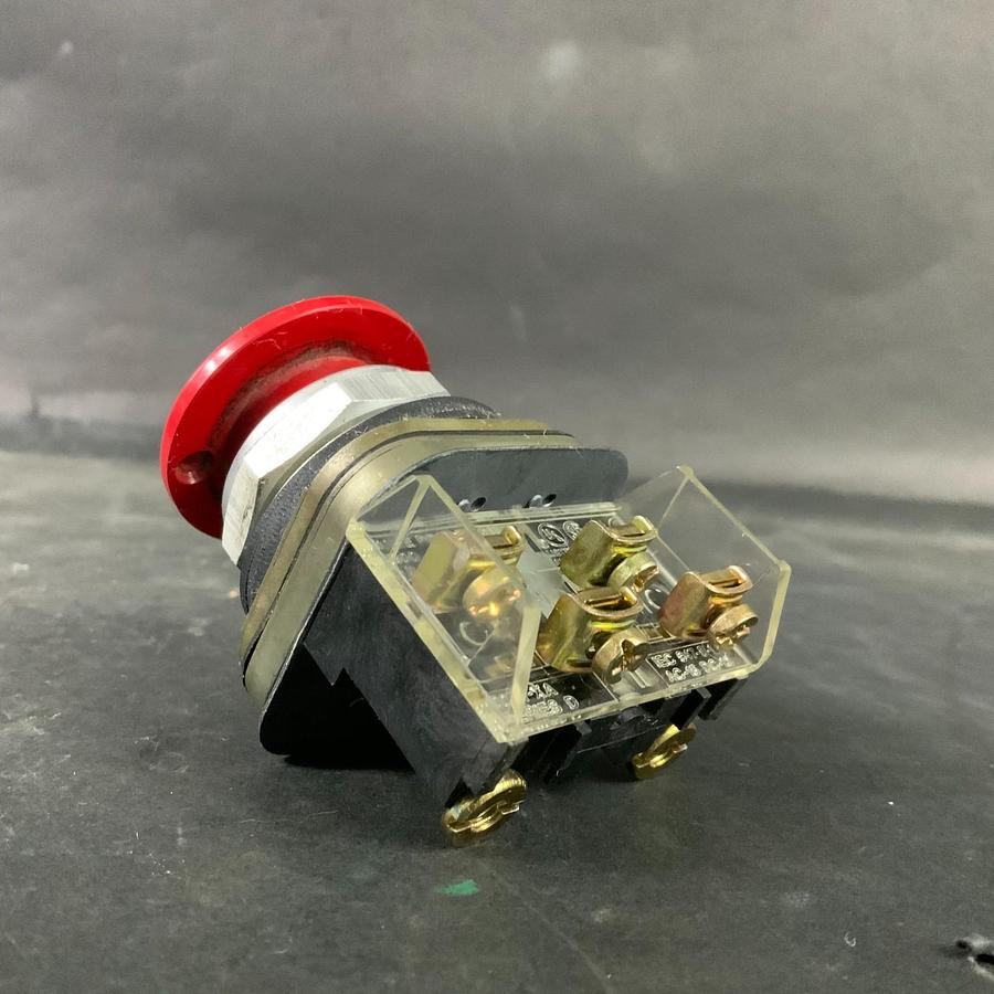 Used ALLEN BRADLEY 800T-D RED PUSHBUTTON ($40 OBO)