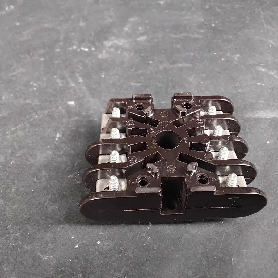 Used AMPHENOL 146-103 RELAY SOCKET ($8 OBO)