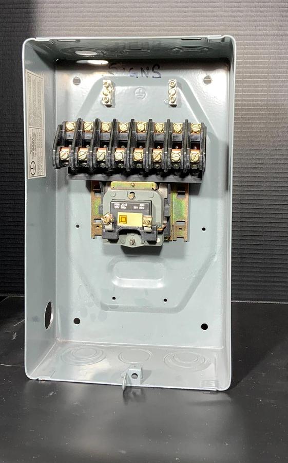 Used SCHNEIDER 8903LXG40 ($225 OBO)