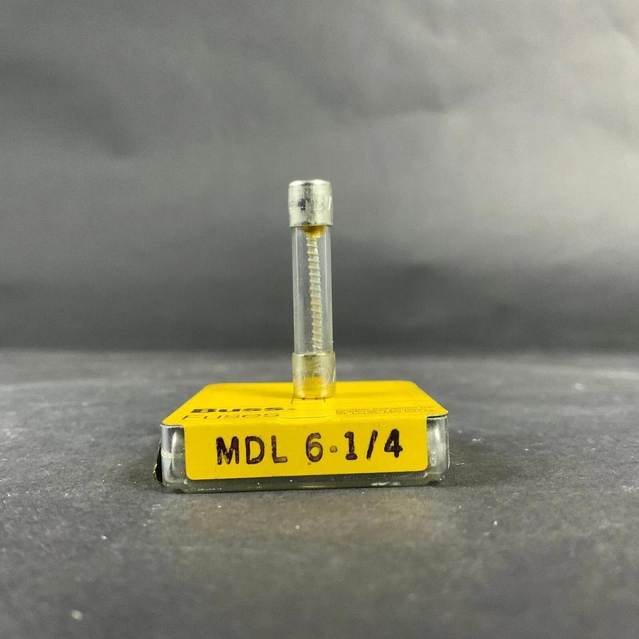 BUSSMANN MDL 6-1/4 FUSE - SET OF 4 ($5 OBO)