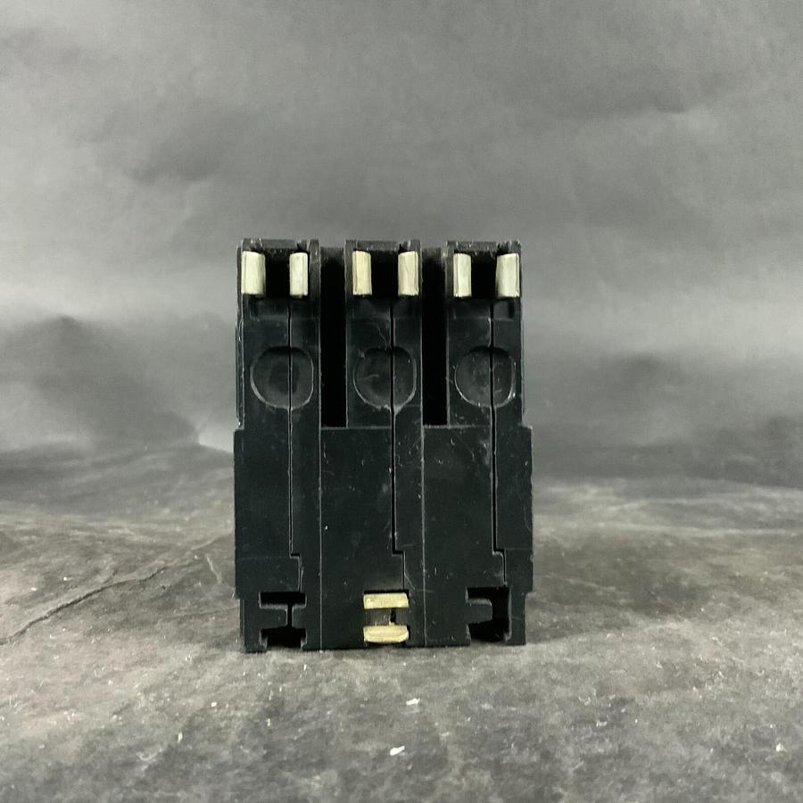 Used SQUARE D LK-2482 CIRCUIT BREAKER ($20 OBO)