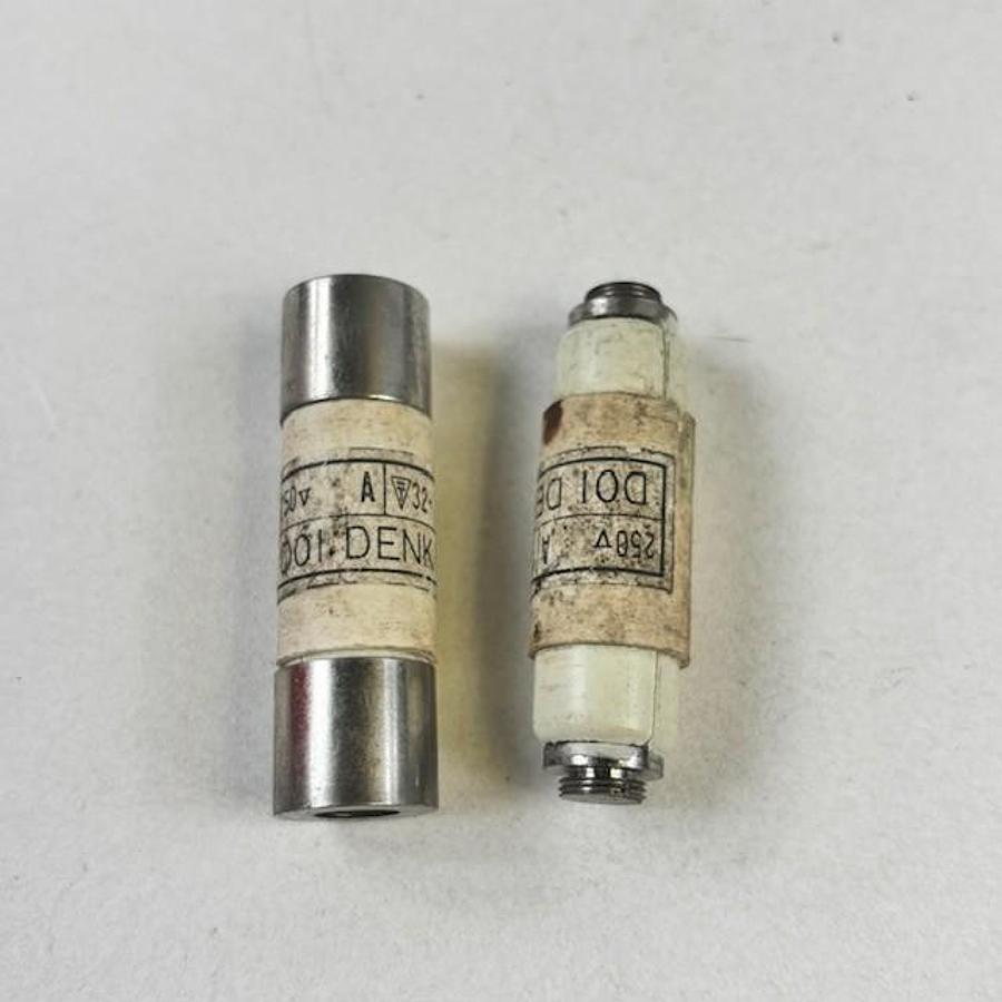 Used SIEMENS D02 NEOZED FUSES 2PCS