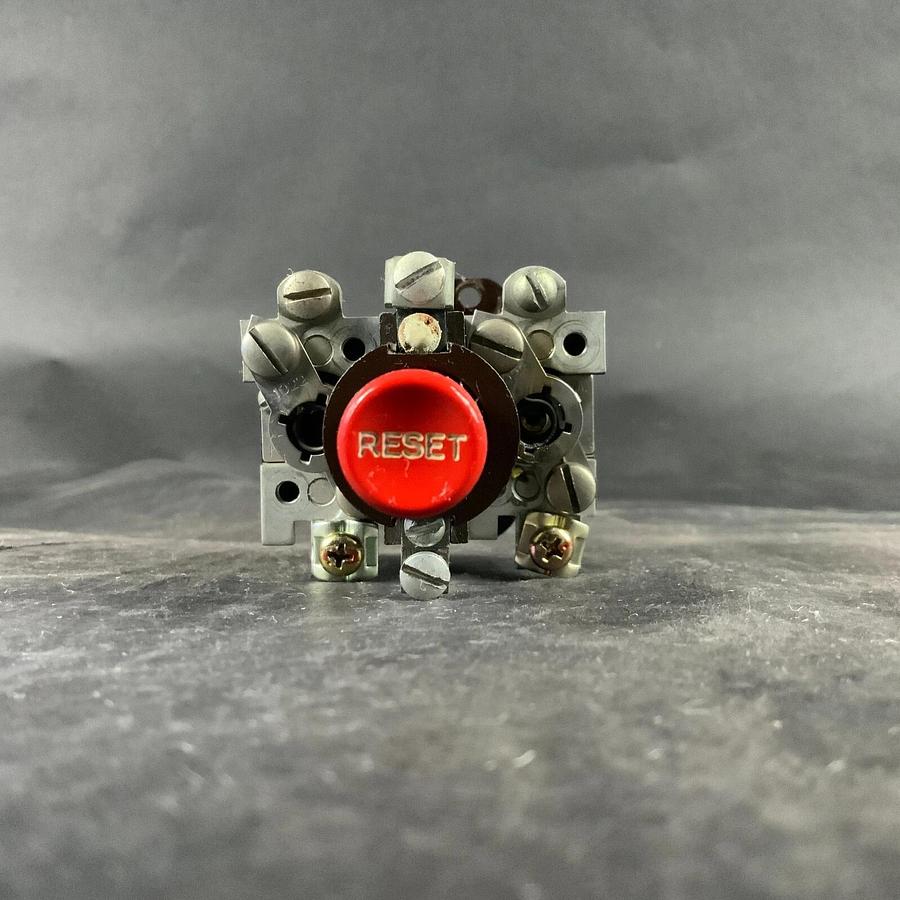 CUTLER HAMMER RESET SWITCH 10-1959-1 ($25 OBO)