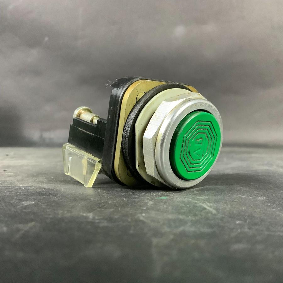 Used ALLEN BRADLEY 800T-A SERIES N GREEN PUSHBUTTON ($12 OBO)