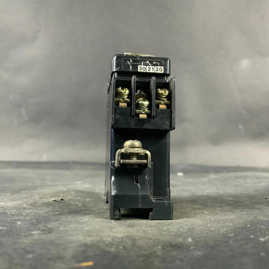 Used FUJI ELECTRIC CP31 3A CIRCUIT BREAKER ($8 OBO)