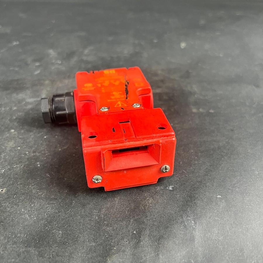 Used STI T5009 SAFETY SWITCH ($15 OBO)
