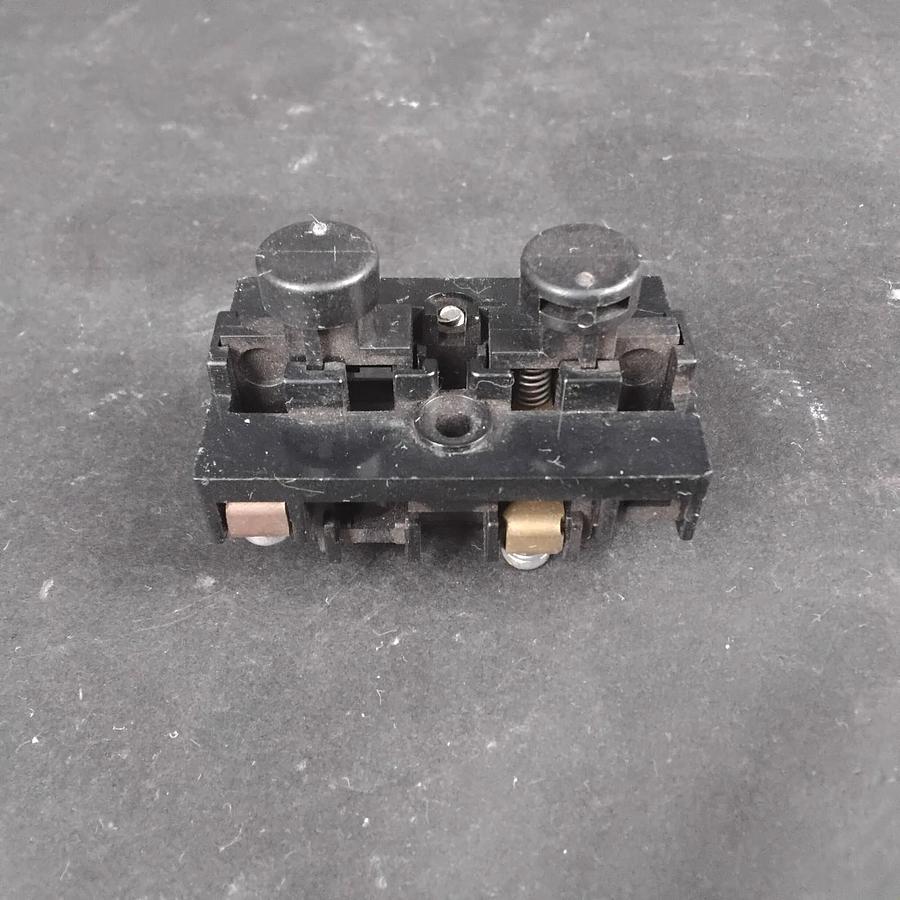 Used MAGNETEK SBPU-B PUSHBUTTON SWITCH ($14 OBO)