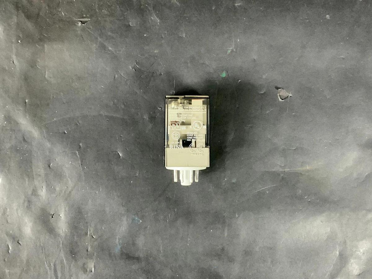 Used ALLEN BRADLEY 700-HA32Z24-4-SERIES D ($13 OBO)