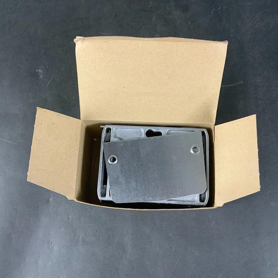 WIREMOLD 525RT PDSTL FITTING ($30 OBO)