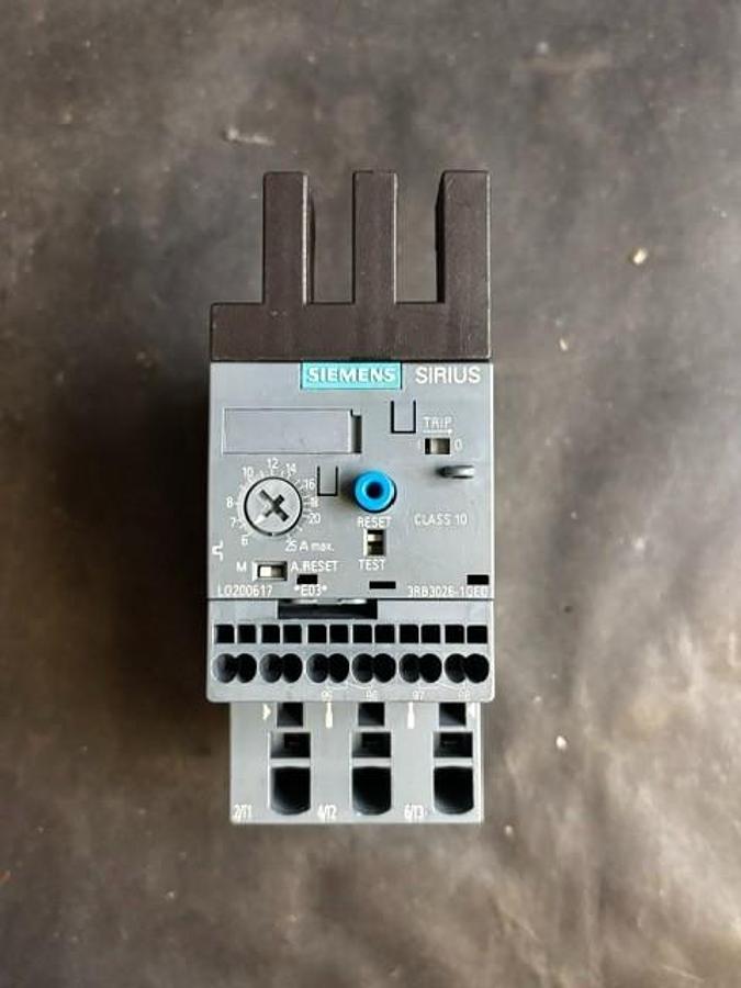 Used SIEMENS 3RB3026-1QE0 OVERLOAD RELAY