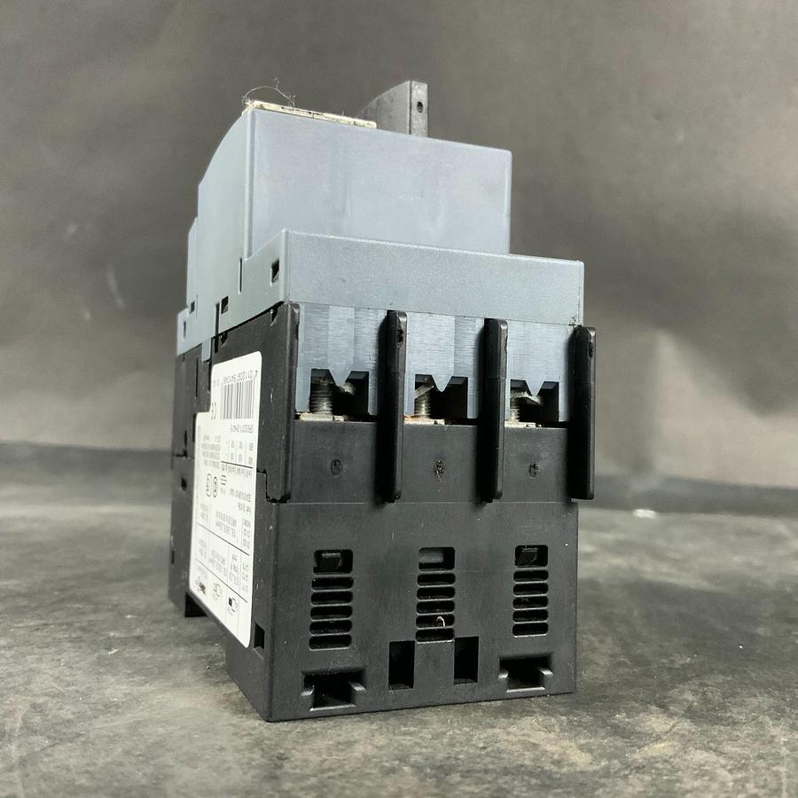 Used SIEMENS 3RV2011-0HA15 POWER CONTACTOR ($30 OBO)