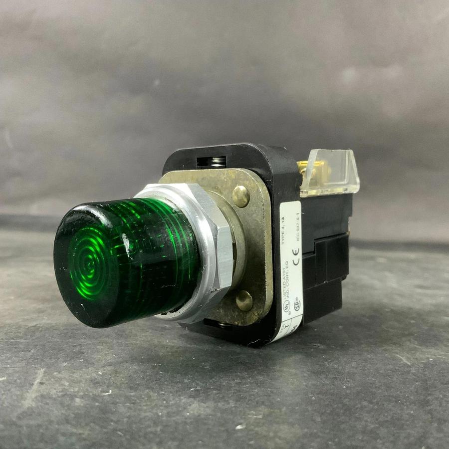 Used ALLEN BRADLEY 800T-FXP16A1 GREEN PUSHBUTTON ($30 OBO)
