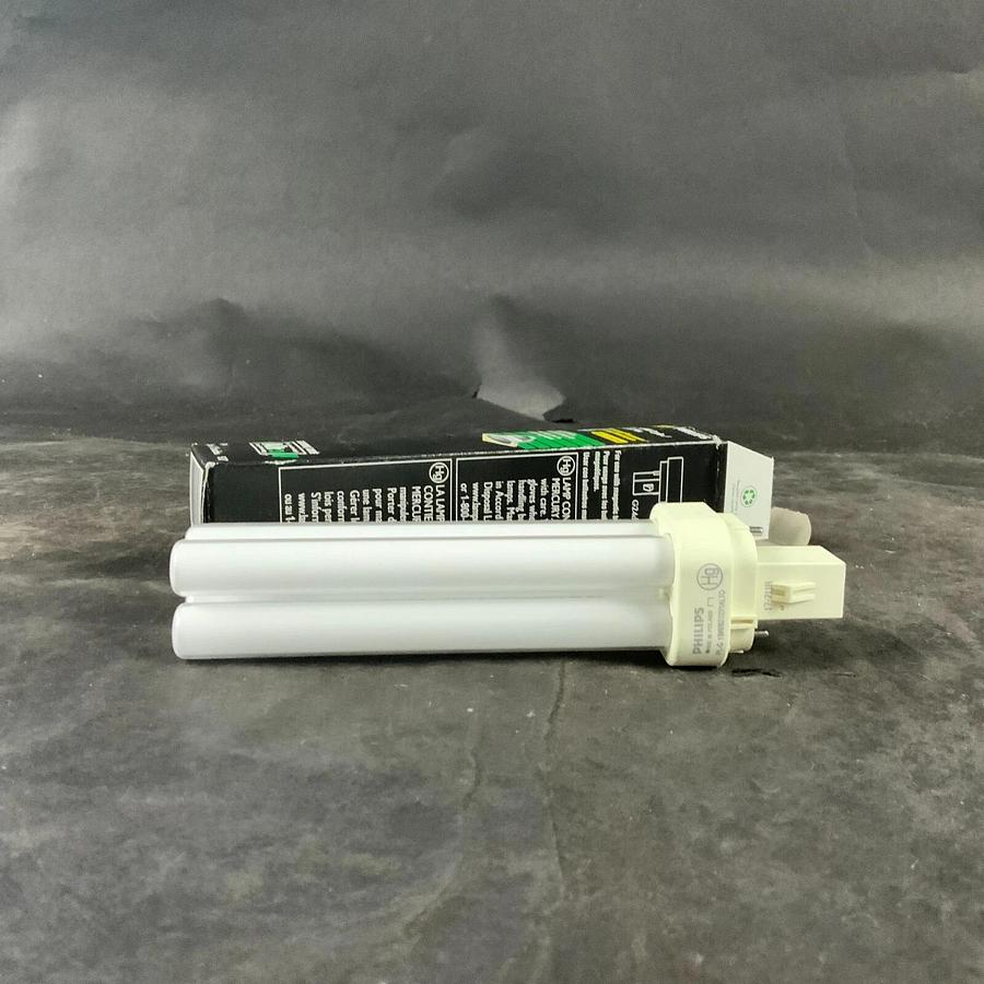 Used PHILIPS G24D-2 LINEAR COMPACT LAMP ($10 OBO)