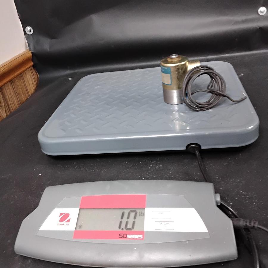 Used HONEYWELL V52HDB2152 SKINNER VALVE ($16 OBO)