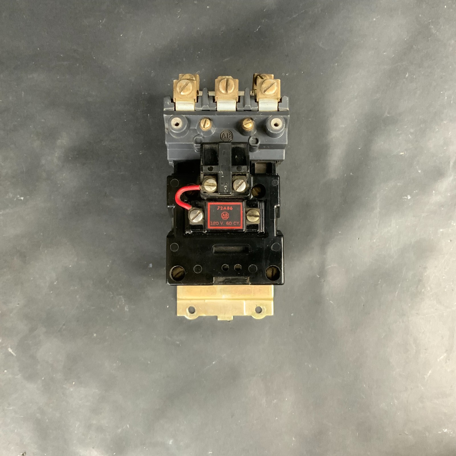 Used ALLEN BRADLEY 702-BOD92 CONTACTOR ($25 OBO)
