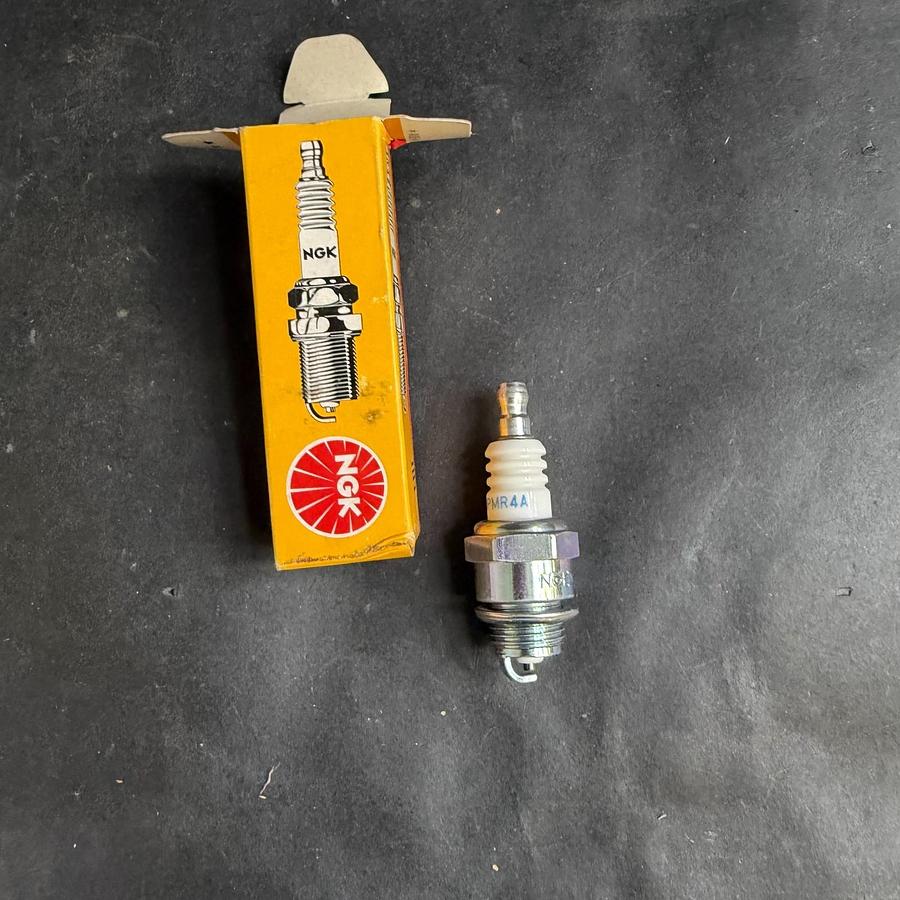 NGK 6028 BPMR4A SPARK PLUG ($6 OBO)